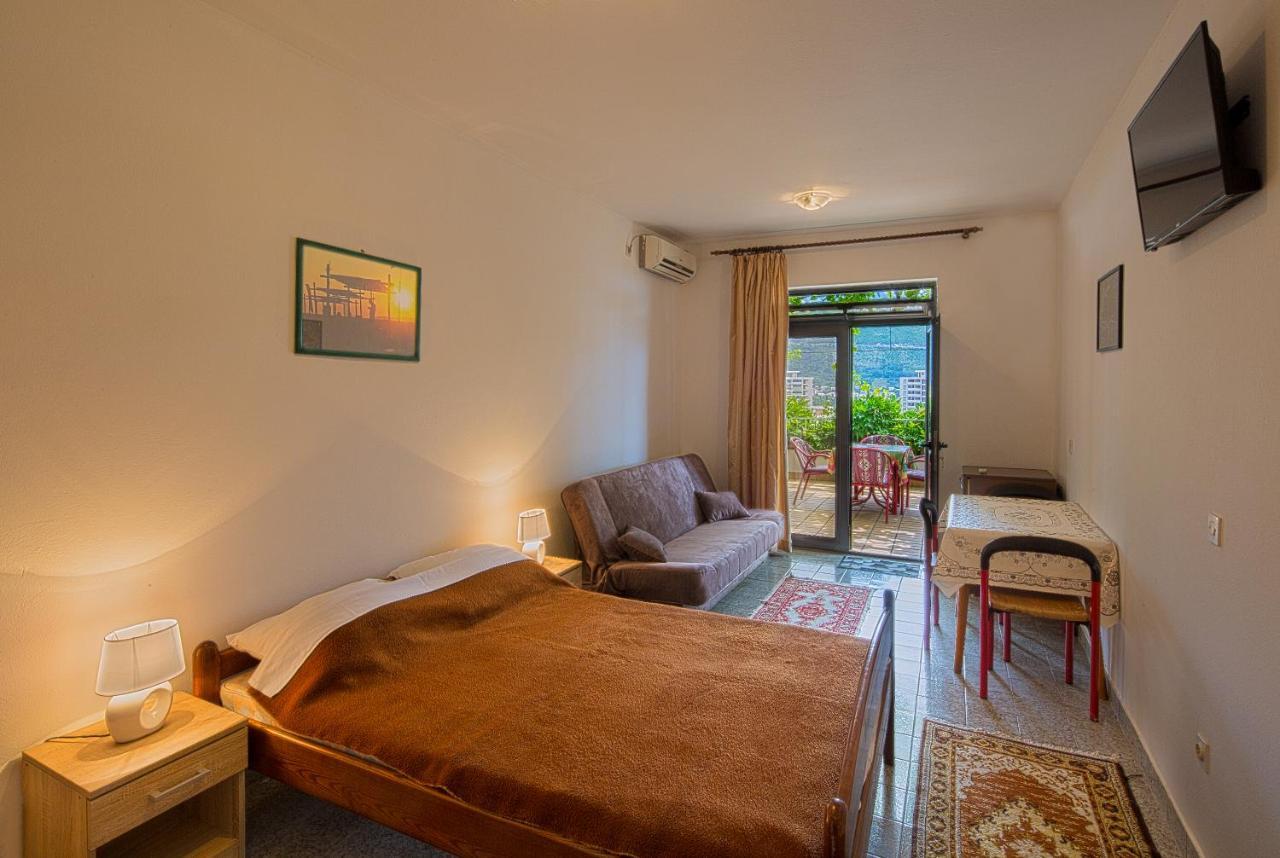 Guest House Madra Budua Esterno foto
