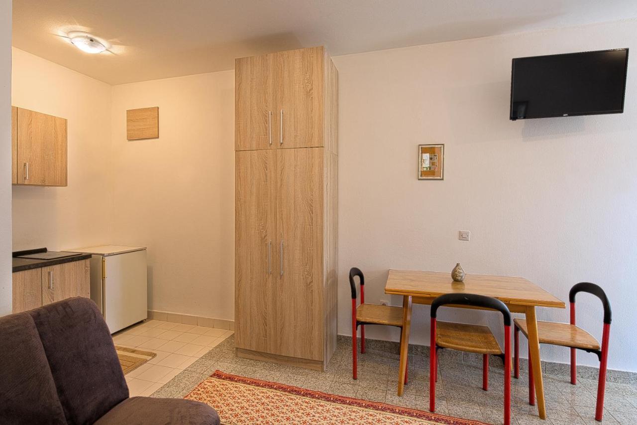 Guest House Madra Budua Esterno foto